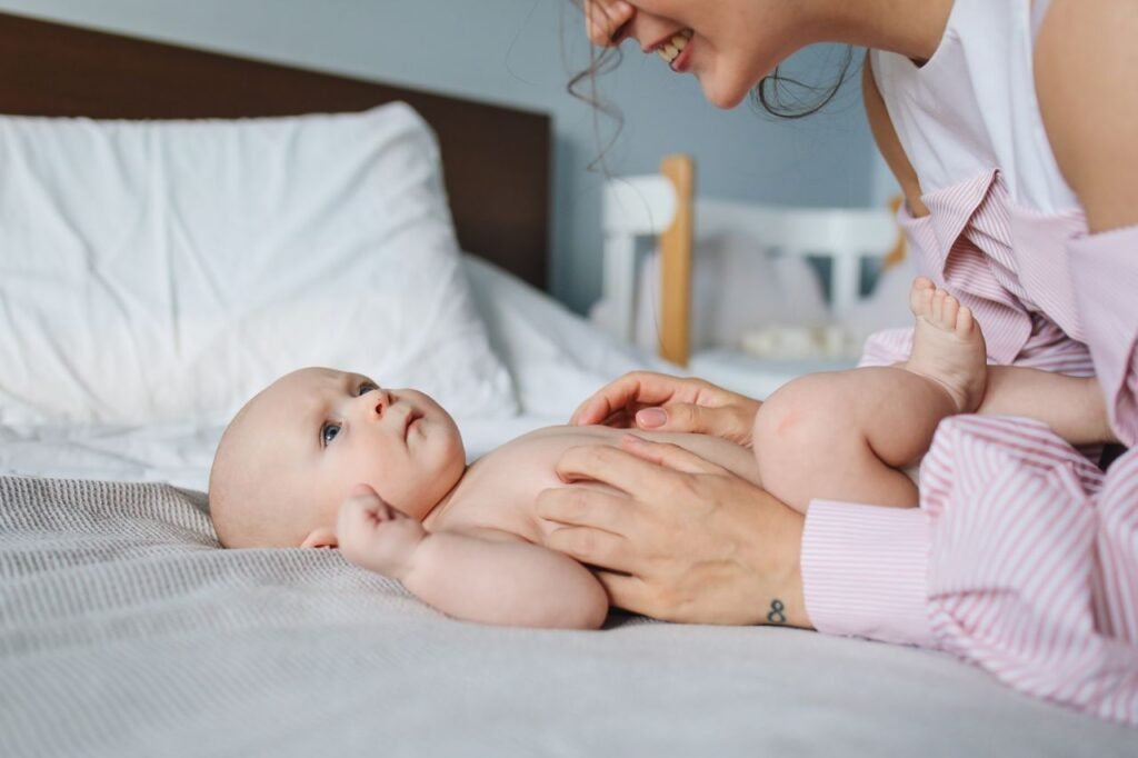 breastfeeding newborn stomach size