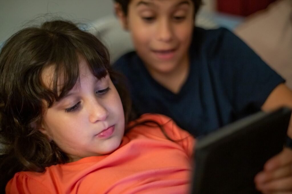 how much screen time is too much